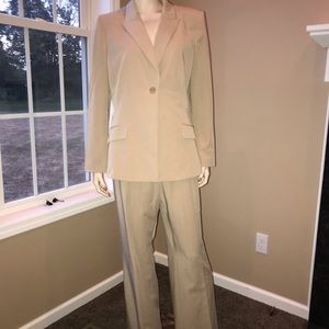Le Suit Pant Suit